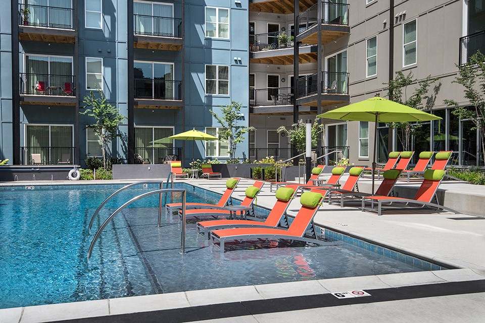 Artisan Twickenham Square Apartments in Huntsville, AL